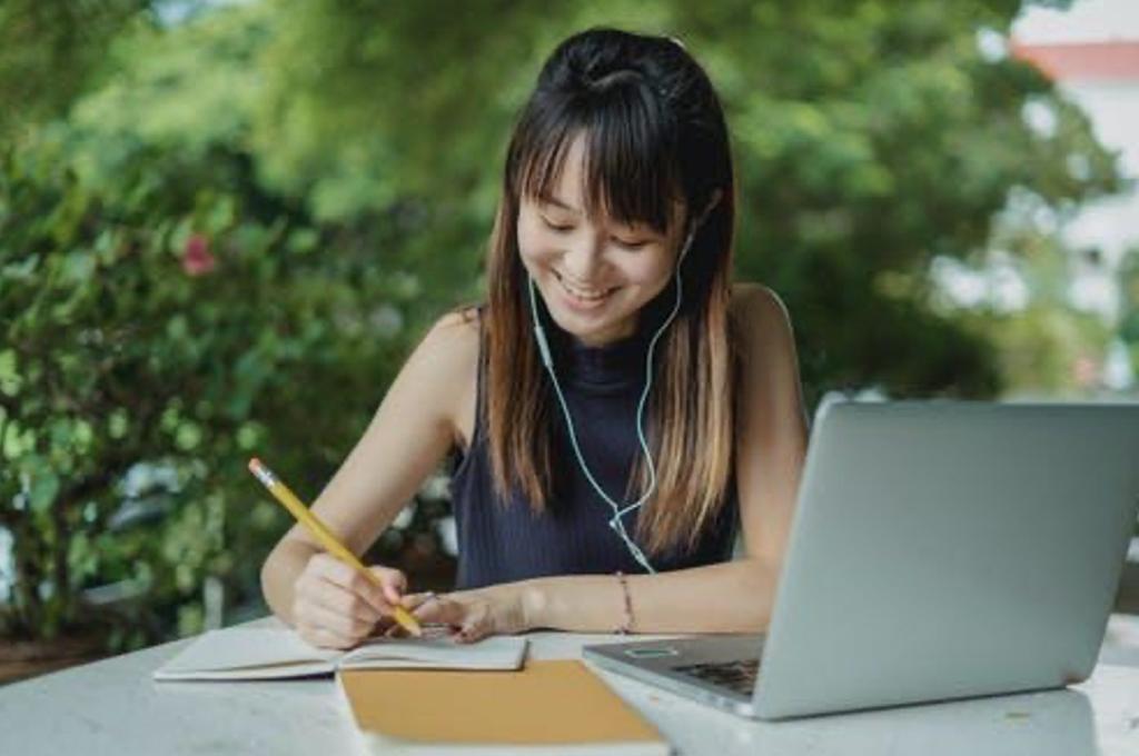 Tips on How to Write a Movie Review for College Tasks 2 Screen Shot 2021 12 20 at 5.22.52 PM
